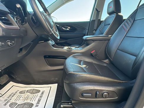 Used 2024 GMC Terrain AT4 image 10