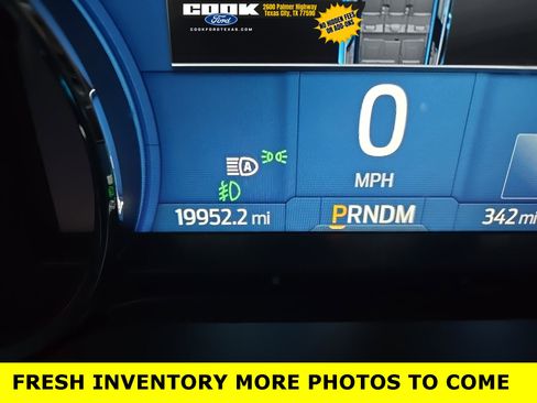 Used 2023 Ford Expedition XLT image 3