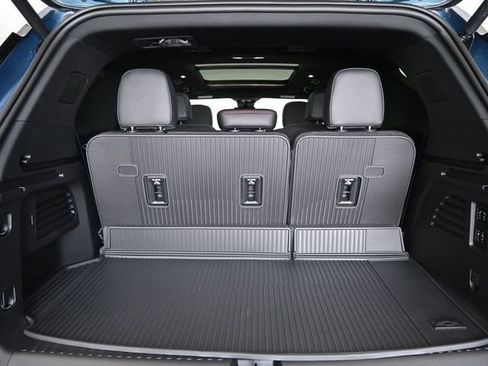 New 2026 Chevrolet Traverse RS w/ LPO, Floor Liner Package FWD image 41