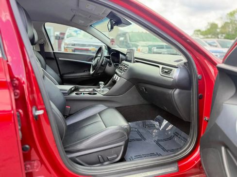 Used 2019 Genesis G70 2.0T Advanced RWD image 9