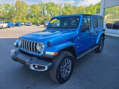 Used 2024 Jeep Wrangler Unlimited Sahara w/ Technology Group AWD/4WD image 1