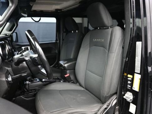 Used 2020 Jeep Wrangler Unlimited Sahara image 5