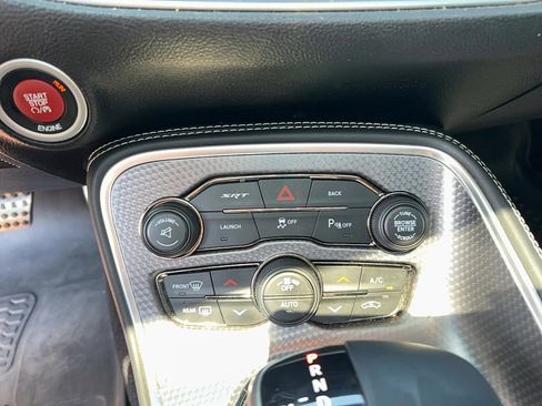 Used 2016 Dodge Challenger SRT Hellcat RWD image 18