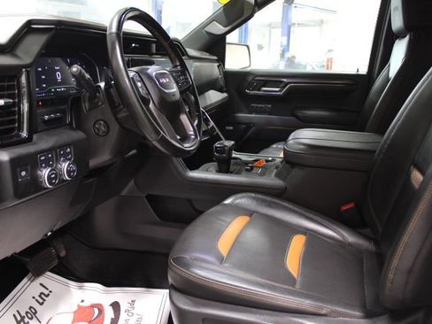 Used 2024 GMC Sierra 1500 AT4 w/ Technology Package AWD/4WD image 20