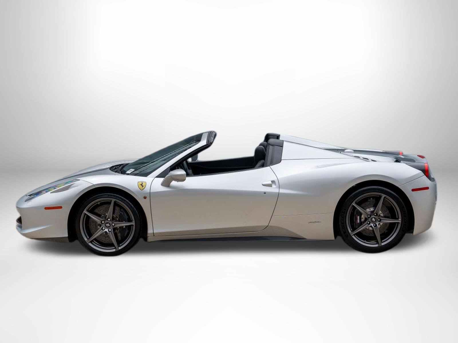 Used 2012 Ferrari 458 Spider RWD image 4