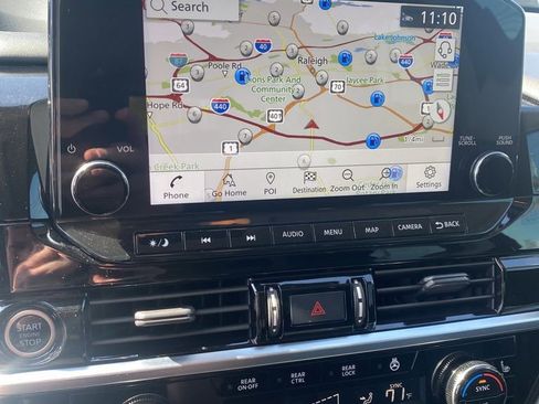 Used 2023 Nissan Pathfinder SL w/ SL Premium Package image 6