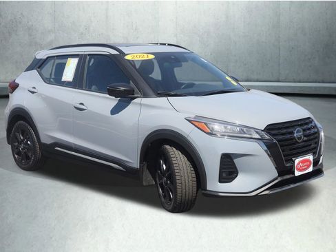 Used 2021 Nissan Kicks SR FWD image 14