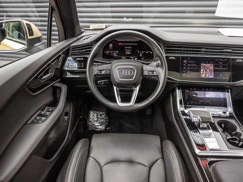 Used 2025 Audi Q7 3.0T Prestige image 12