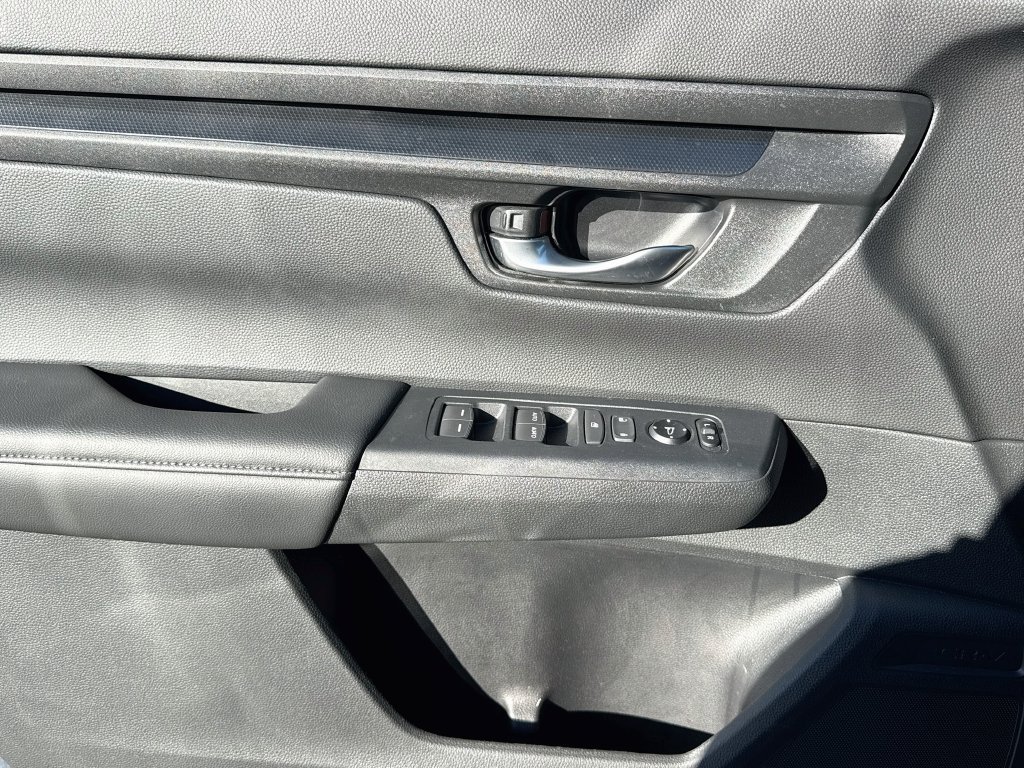 Used 2025 Honda CR-V EX image 11