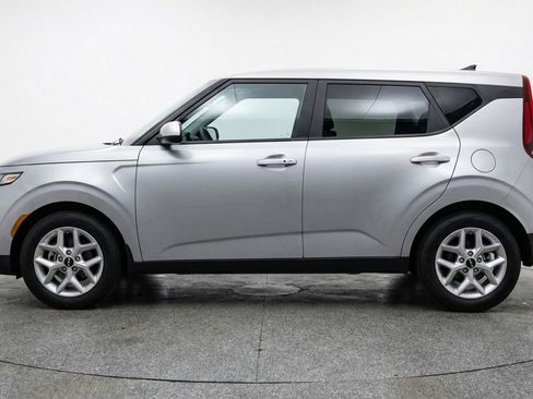 Used 2025 Kia Soul LX w/ LX Technology Package image 5