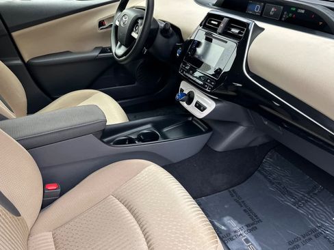 Used 2016 Toyota Prius Two image 17