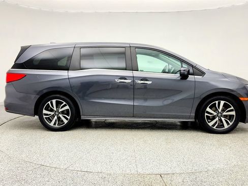 Used 2023 Honda Odyssey Touring image 4