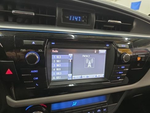 Used 2014 Toyota Corolla LE image 16