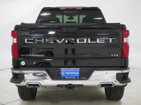 Used 2019 Chevrolet Silverado 1500 LTZ AWD/4WD image 7