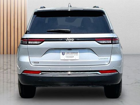 New 2026 Jeep Grand Cherokee Laredo RWD image 8