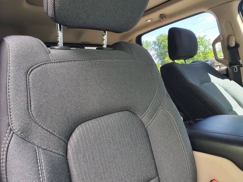 Used 2019 RAM 1500 Big Horn AWD/4WD image 34