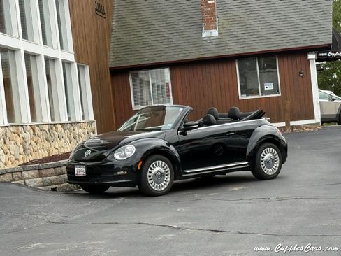 Used 2014 Volkswagen Beetle 1.8T image 1