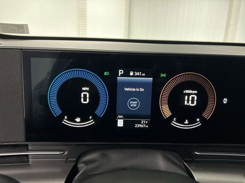 Used 2025 Hyundai Kona SEL image 12