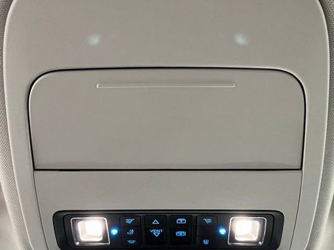 Used 2025 Ford Expedition Max Platinum AWD/4WD image 41