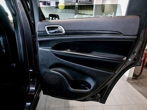 Used 2019 Jeep Grand Cherokee Limited w/ Luxury Group II image 23