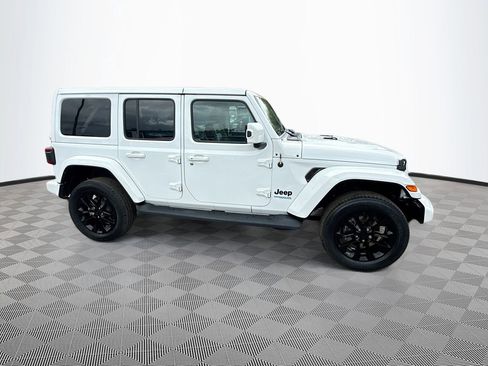 Used 2021 Jeep Wrangler Unlimited Sahara AWD/4WD image 5