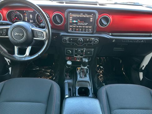 Used 2018 Jeep Wrangler Unlimited Rubicon AWD/4WD image 15