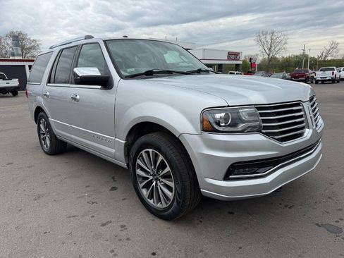 Used 2015 Lincoln Navigator 4WD image 7