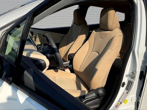 Used 2022 Toyota Prius LE FWD image 10