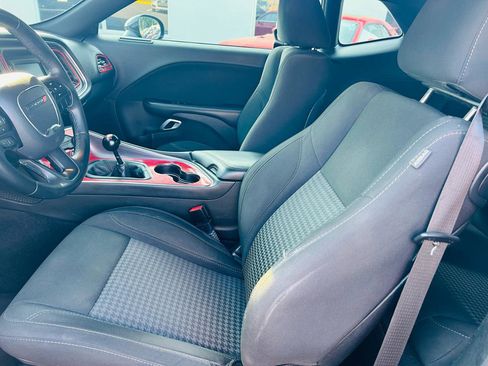 Used 2017 Dodge Challenger R/T RWD image 16