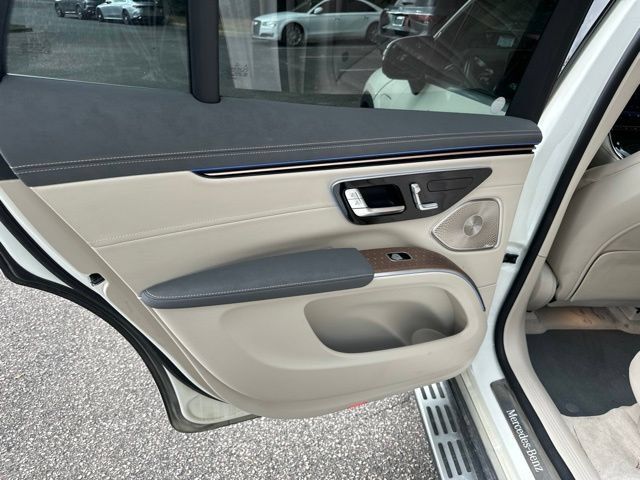 Used 2023 Mercedes-Benz EQS 450+ SUV image 10