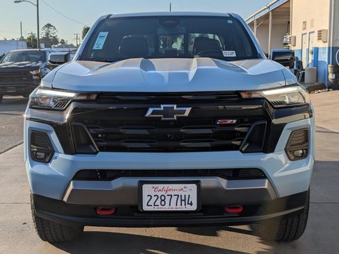 Used 2025 Chevrolet Colorado Z71 w/ Technology Package AWD/4WD image 5