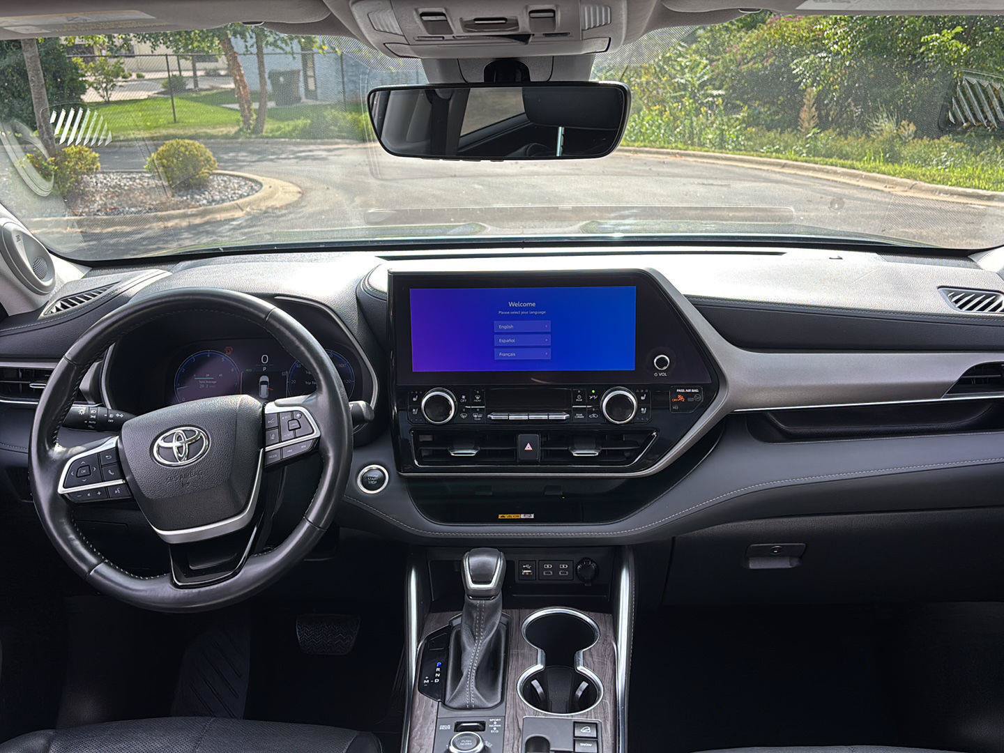 Used 2024 Toyota Highlander Limited AWD/4WD image 17