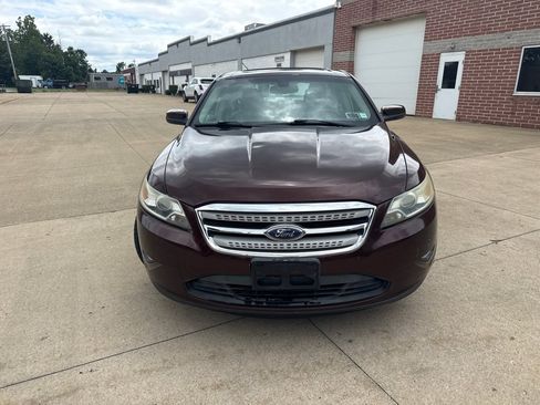 Used 2010 Ford Taurus SEL FWD image 2