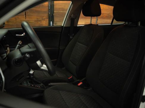 Used 2023 Kia Rio LX FWD image 9