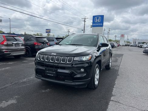 Used 2022 Jeep Compass Latitude AWD/4WD image 1