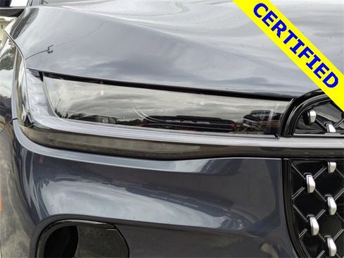 Used 2024 Lincoln Nautilus Reserve w/ Equipment Group 203A image 10