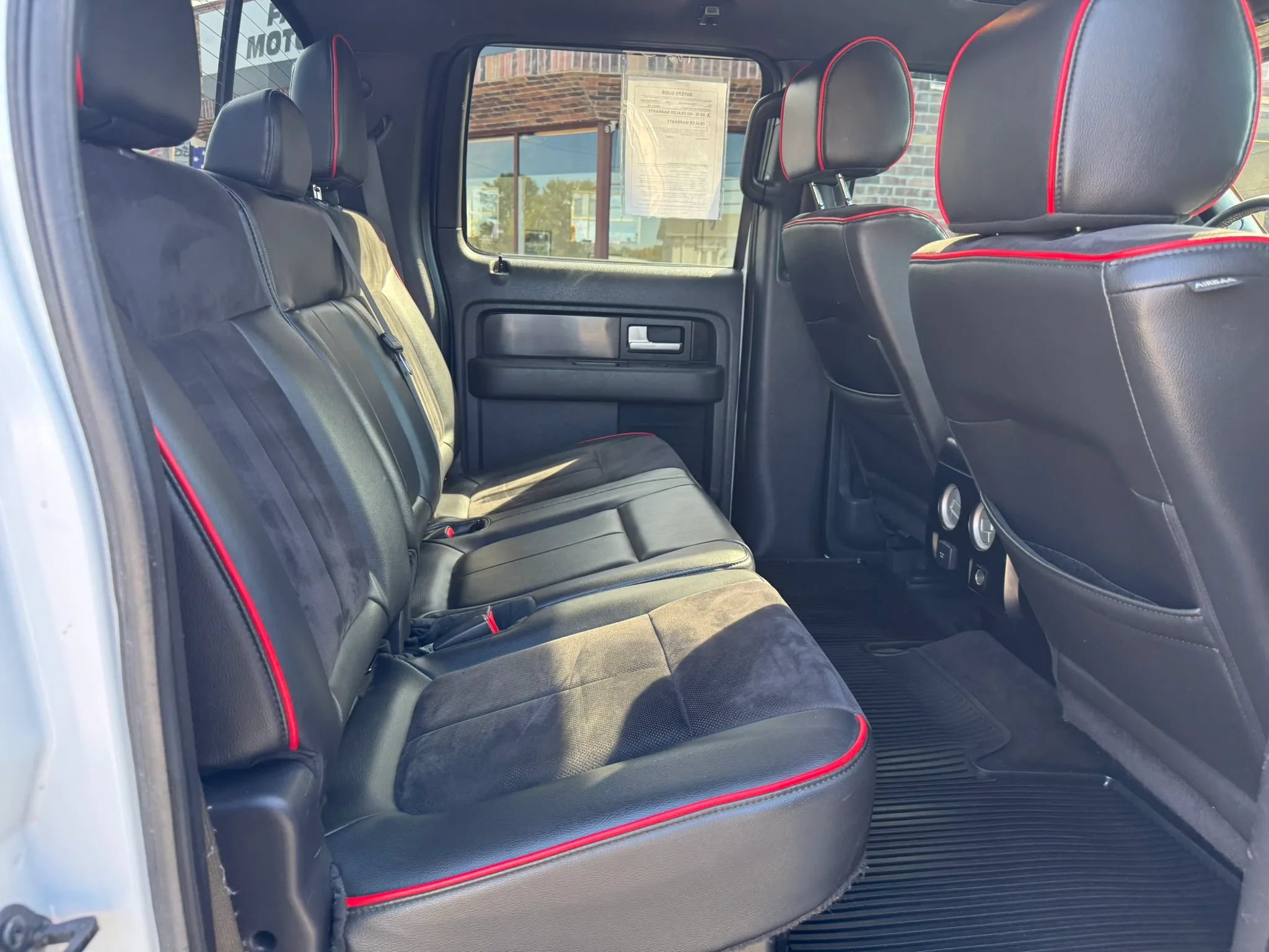 Used 2014 Ford F150 FX4 w/ Equipment Group 402A Luxury AWD/4WD image 32