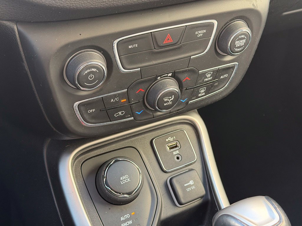 Used 2021 Jeep Compass Latitude AWD/4WD image 17