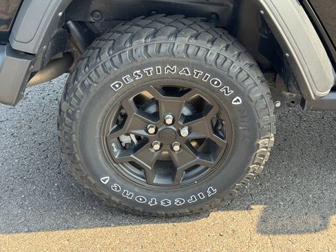 Used 2023 Jeep Wrangler Unlimited w/ Cold Weather Group AWD/4WD image 12