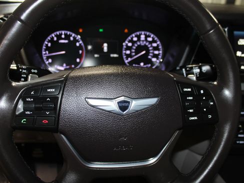 Used 2015 Hyundai Genesis 3.8 RWD image 16