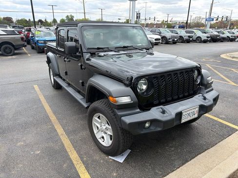 Used 2020 Jeep Gladiator Sport w/ Quick Order Package 24S AWD/4WD image 2