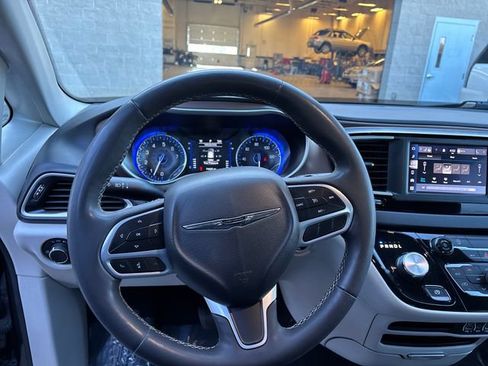Used 2023 Chrysler Voyager LX FWD image 15