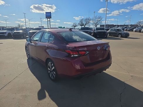 Used 2020 Nissan Versa SR image 7