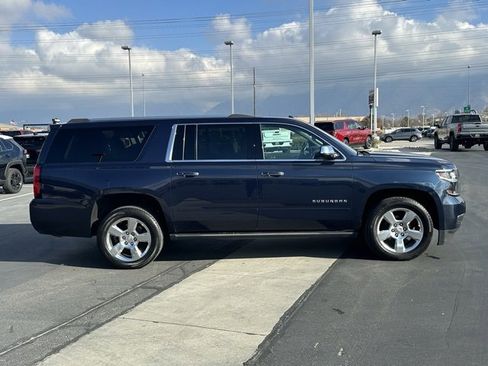 Certified 2020 Chevrolet Suburban Premier w/ Premier 6.2L Value Package image 31