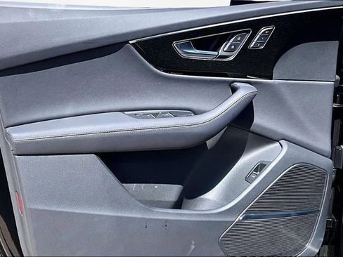 Used 2025 Audi Q7 3.0T Premium Plus image 18