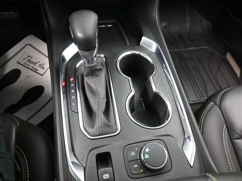 Used 2023 Chevrolet Traverse LT w/ LT Premium Package image 11