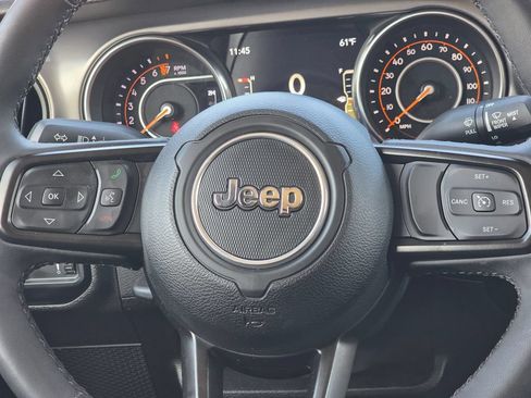 Used 2023 Jeep Gladiator Sport AWD/4WD image 17