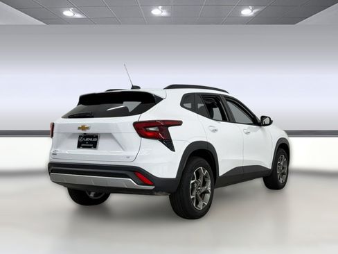Used 2026 Chevrolet Trax LT w/ Driver Confidence Package FWD image 9