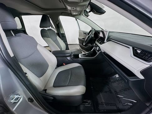 Used 2025 Toyota RAV4 XLE w/ Convenience Package FWD image 11