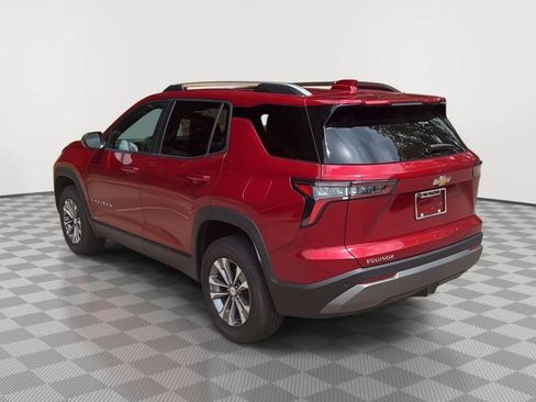 Used 2025 Chevrolet Equinox LT w/ Convenience Package II FWD image 8